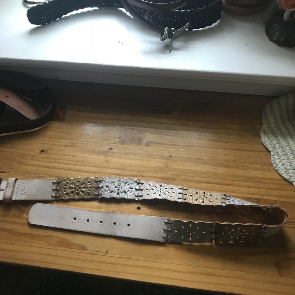 ❌sold❌ Fossil genuine leather belt - Picture 4 of 5